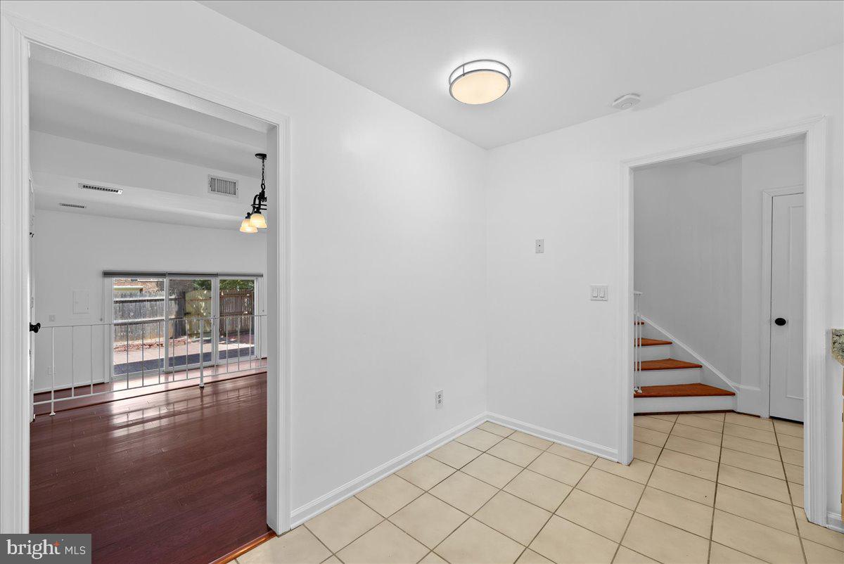 8356 FORRESTER BLVD #470, SPRINGFIELD, Virginia 22152, 3 Bedrooms Bedrooms, ,2 BathroomsBathrooms,Residential,For sale,8356 FORRESTER BLVD #470,VAFX2247148 MLS # VAFX2247148