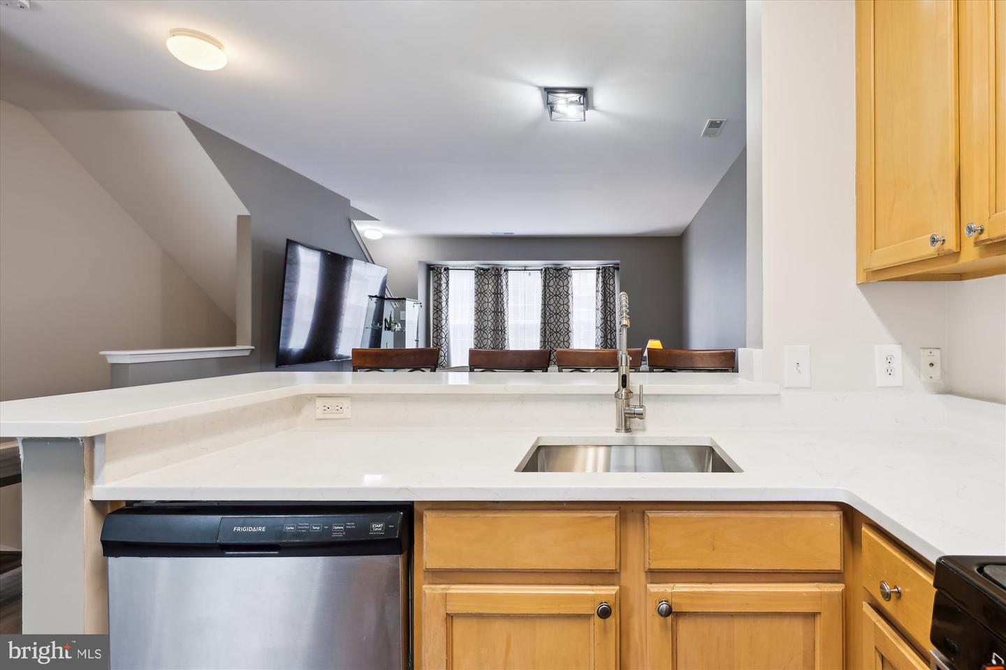 23151 BLACKTHORN SQ, STERLING, Virginia 20166, 3 Bedrooms Bedrooms, ,3 BathroomsBathrooms,Residential,For sale,23151 BLACKTHORN SQ,VALO2099620 MLS # VALO2099620