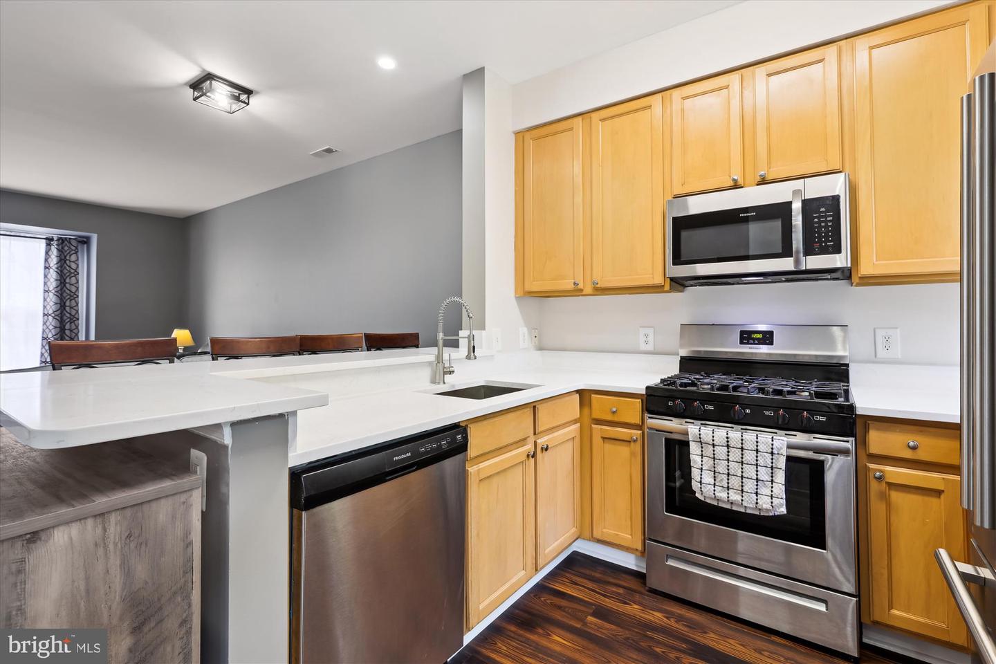 23151 BLACKTHORN SQ, STERLING, Virginia 20166, 3 Bedrooms Bedrooms, ,3 BathroomsBathrooms,Residential,For sale,23151 BLACKTHORN SQ,VALO2099620 MLS # VALO2099620