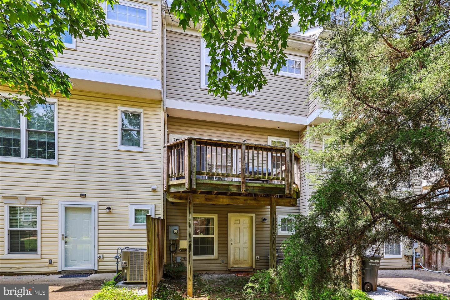 23151 BLACKTHORN SQ, STERLING, Virginia 20166, 3 Bedrooms Bedrooms, ,3 BathroomsBathrooms,Residential,For sale,23151 BLACKTHORN SQ,VALO2099620 MLS # VALO2099620