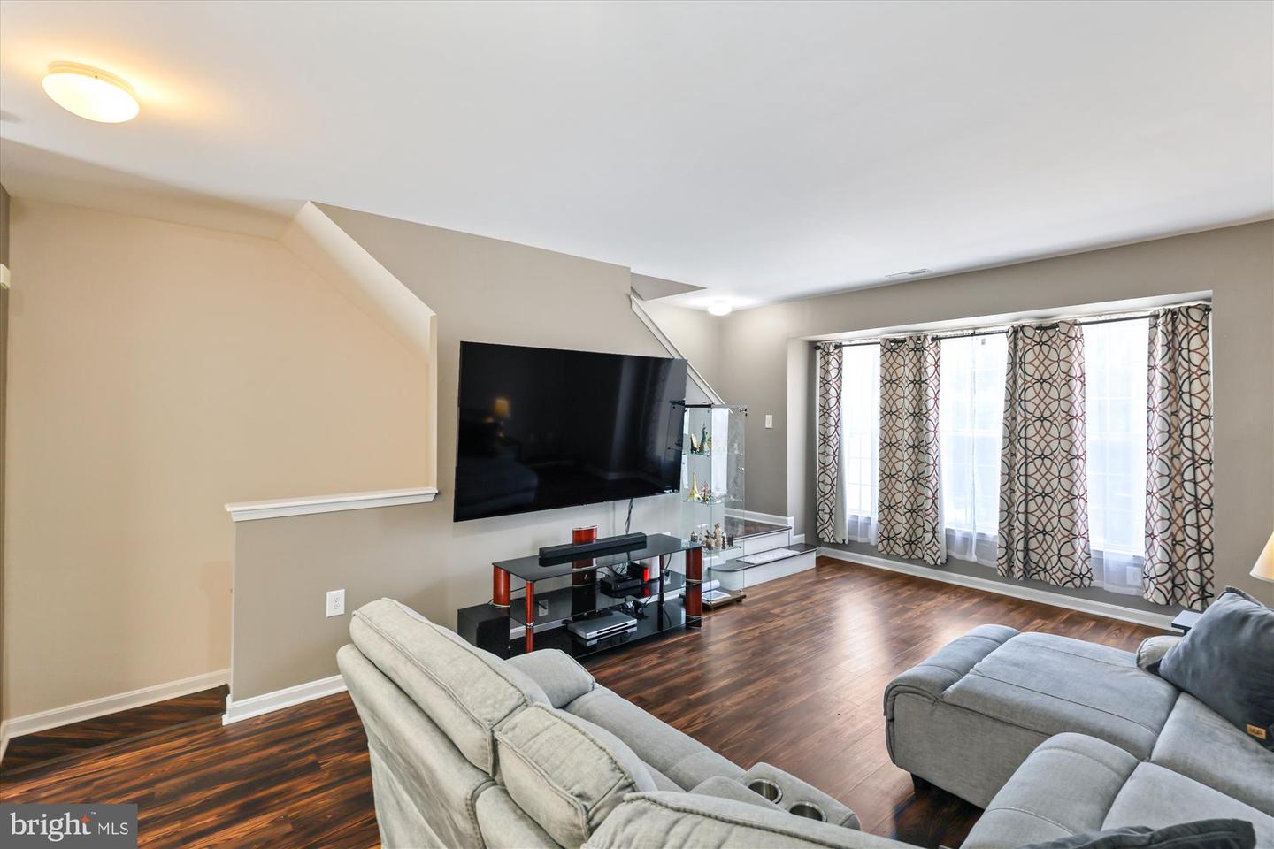 23151 BLACKTHORN SQ, STERLING, Virginia 20166, 3 Bedrooms Bedrooms, ,3 BathroomsBathrooms,Residential,For sale,23151 BLACKTHORN SQ,VALO2099620 MLS # VALO2099620