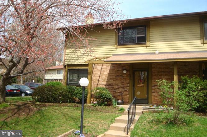10676 MYRTLE OAK CT, BURKE, Virginia 22015, 3 Bedrooms Bedrooms, ,1 BathroomBathrooms,Residential,For sale,10676 MYRTLE OAK CT,VAFX2247666 MLS # VAFX2247666