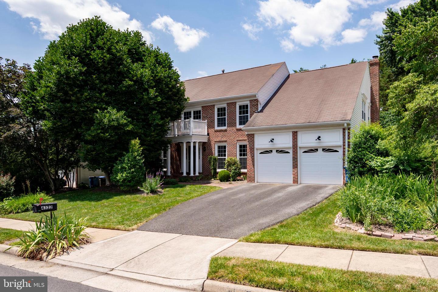 4322 GALESBURY LN, CHANTILLY, Virginia 20151, 4 Bedrooms Bedrooms, ,2 BathroomsBathrooms,Residential,For sale,4322 GALESBURY LN,VAFX2247782 MLS # VAFX2247782