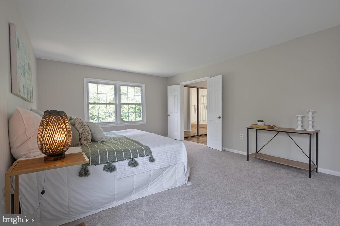 4322 GALESBURY LN, CHANTILLY, Virginia 20151, 4 Bedrooms Bedrooms, ,2 BathroomsBathrooms,Residential,For sale,4322 GALESBURY LN,VAFX2247782 MLS # VAFX2247782