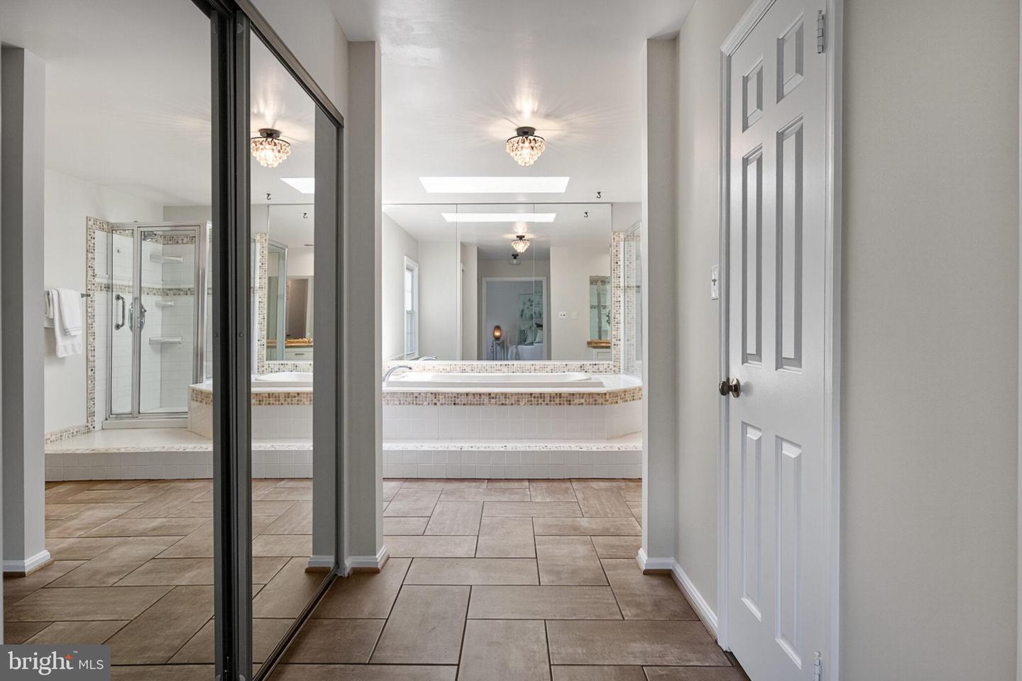 4322 GALESBURY LN, CHANTILLY, Virginia 20151, 4 Bedrooms Bedrooms, ,2 BathroomsBathrooms,Residential,For sale,4322 GALESBURY LN,VAFX2247782 MLS # VAFX2247782