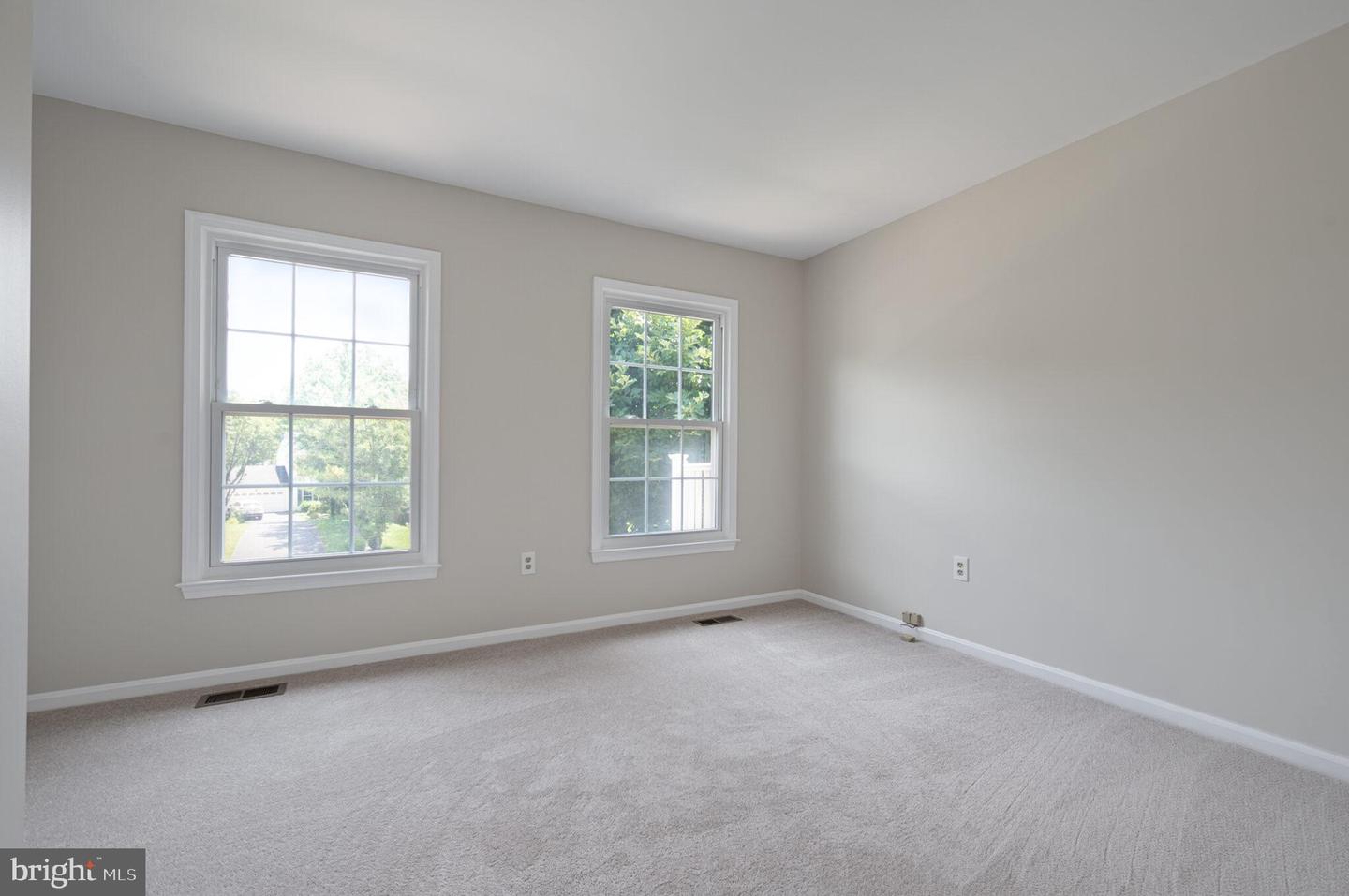 4322 GALESBURY LN, CHANTILLY, Virginia 20151, 4 Bedrooms Bedrooms, ,2 BathroomsBathrooms,Residential,For sale,4322 GALESBURY LN,VAFX2247782 MLS # VAFX2247782