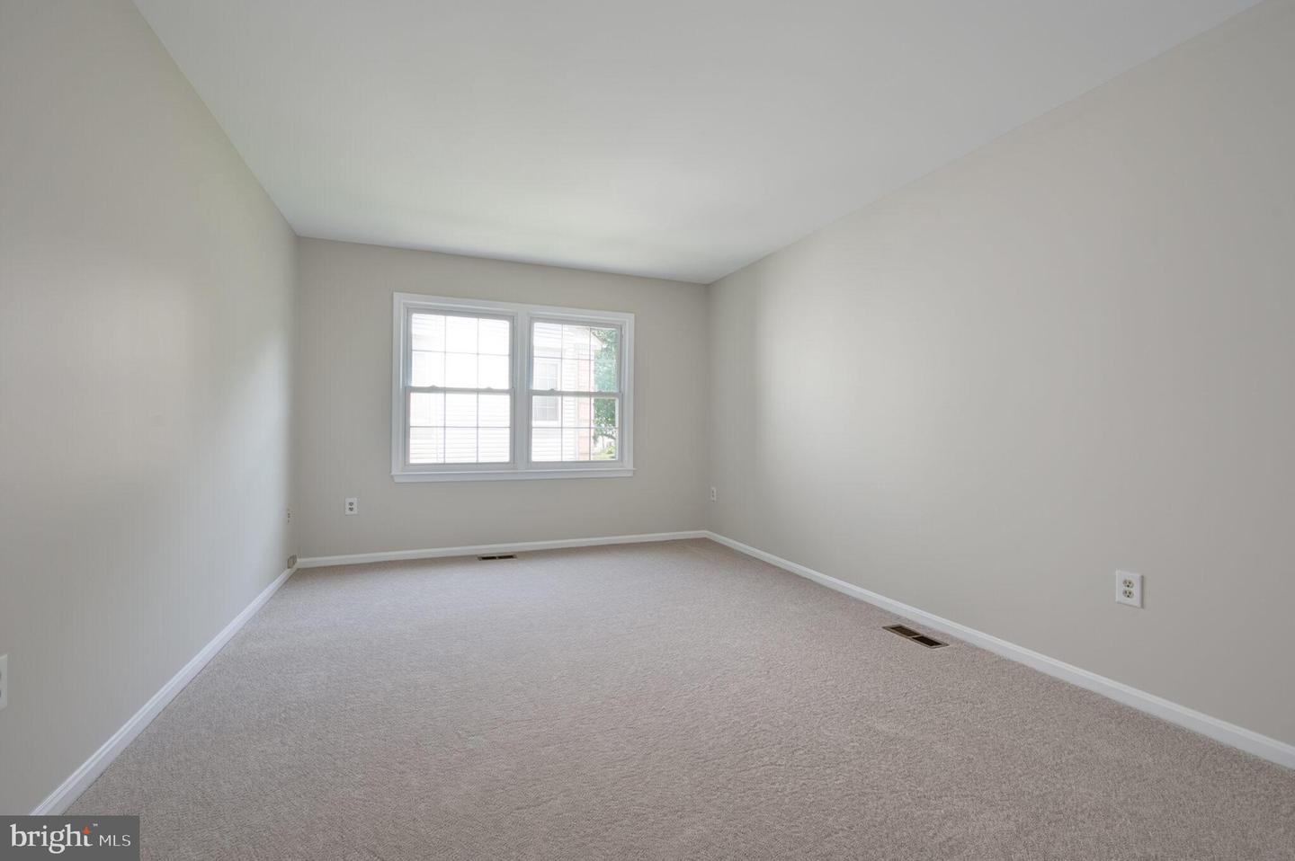 4322 GALESBURY LN, CHANTILLY, Virginia 20151, 4 Bedrooms Bedrooms, ,2 BathroomsBathrooms,Residential,For sale,4322 GALESBURY LN,VAFX2247782 MLS # VAFX2247782