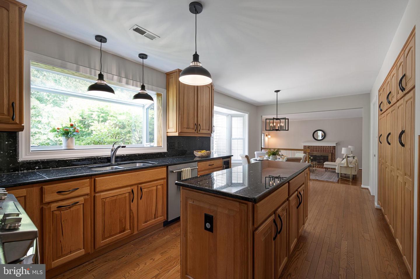4322 GALESBURY LN, CHANTILLY, Virginia 20151, 4 Bedrooms Bedrooms, ,2 BathroomsBathrooms,Residential,For sale,4322 GALESBURY LN,VAFX2247782 MLS # VAFX2247782