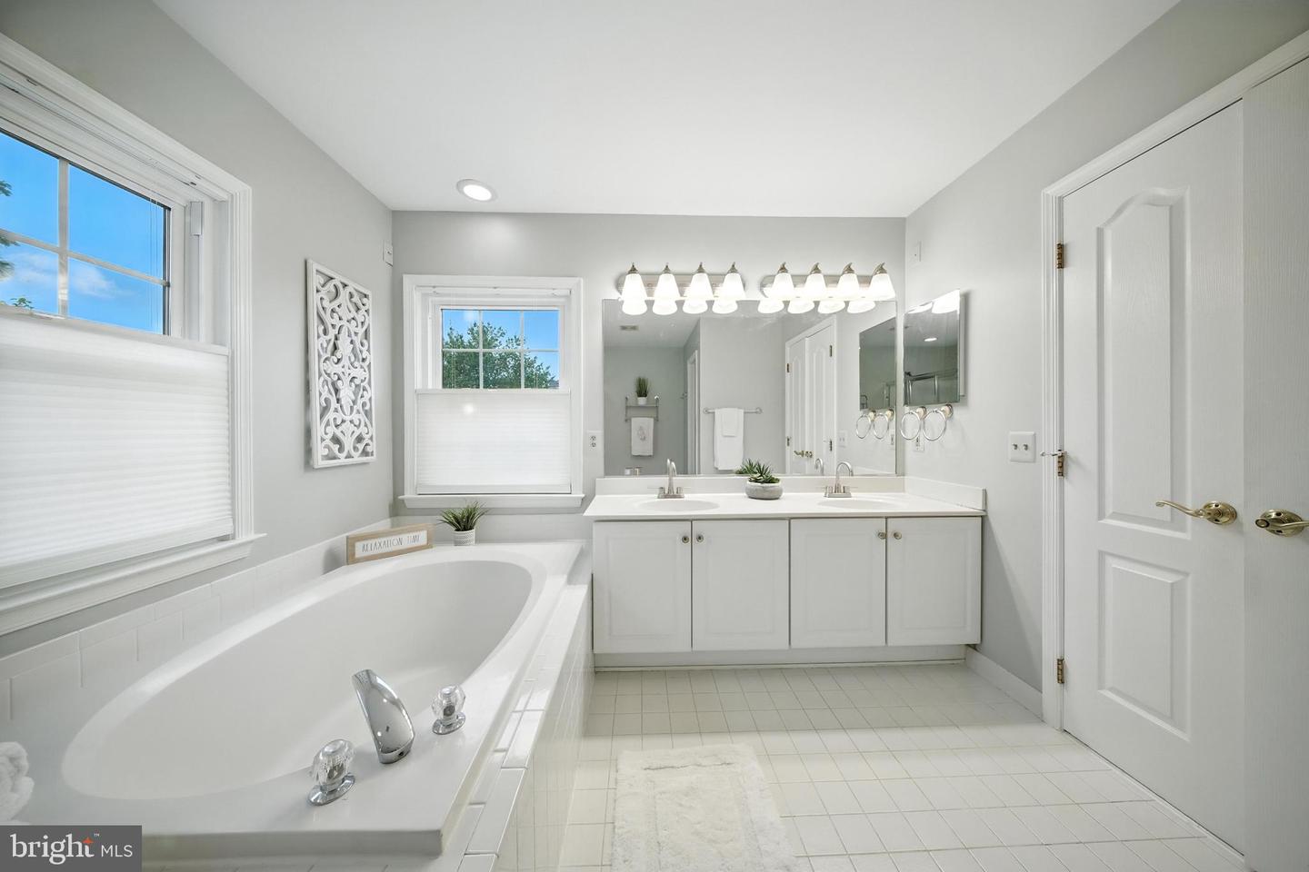 20977 FOWLERS MILL CIR, ASHBURN, Virginia 20147, 6 Bedrooms Bedrooms, ,4 BathroomsBathrooms,Residential,For sale,20977 FOWLERS MILL CIR,VALO2099704 MLS # VALO2099704
