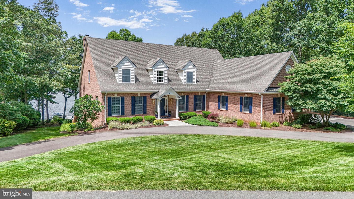 11203 FIELD CIR, SPOTSYLVANIA, Virginia 22551, 5 Bedrooms Bedrooms, ,5 BathroomsBathrooms,Residential,For sale,11203 FIELD CIR,VASP2033916 MLS # VASP2033916