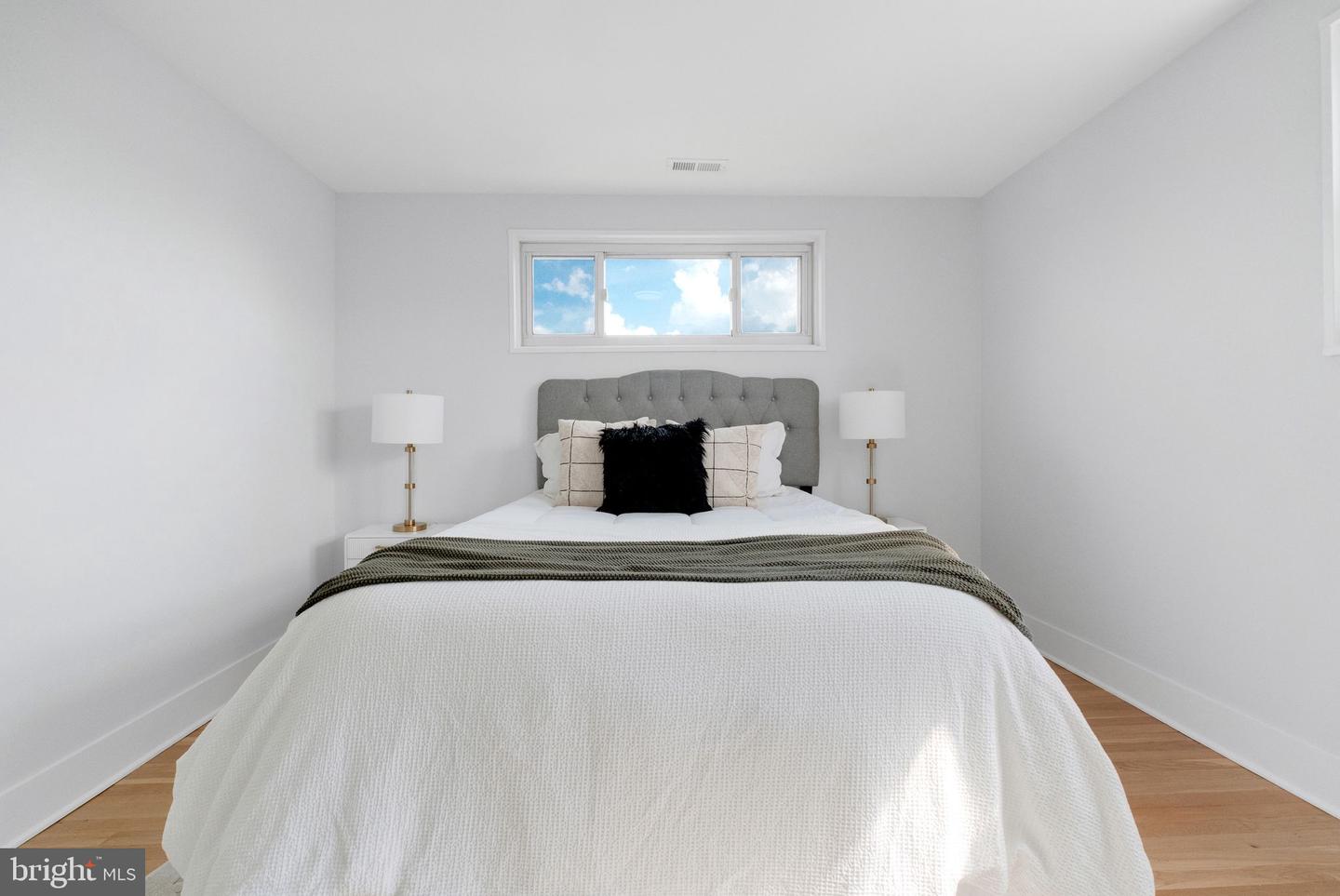 5155 8TH ST NE, WASHINGTON, District Of Columbia 20011, 5 Bedrooms Bedrooms, ,3 BathroomsBathrooms,Residential,For sale,5155 8TH ST NE,DCDC2206126 MLS # DCDC2206126