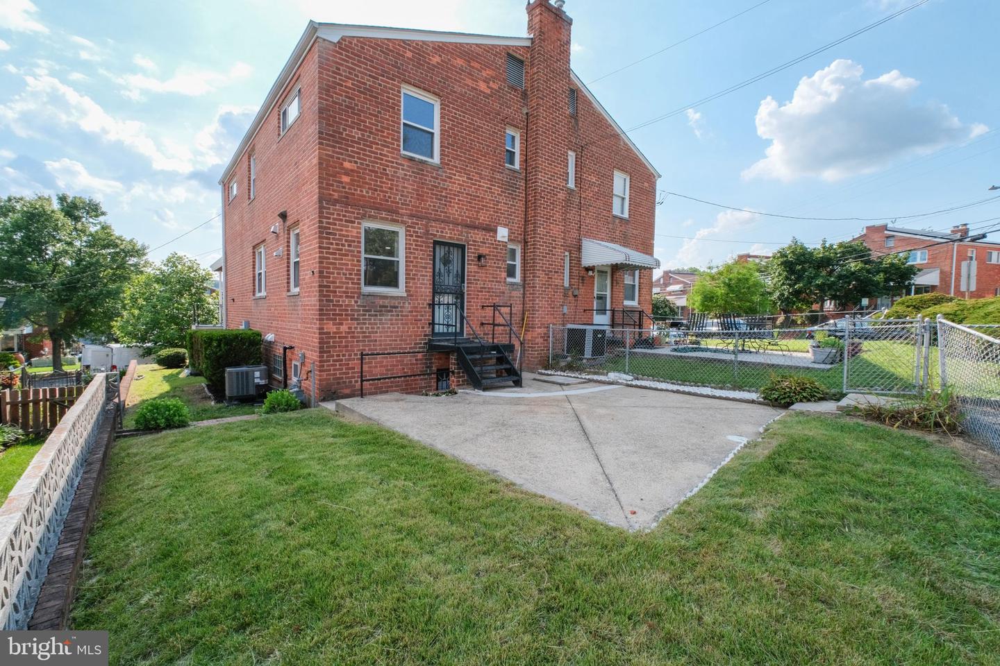 5155 8TH ST NE, WASHINGTON, District Of Columbia 20011, 5 Bedrooms Bedrooms, ,3 BathroomsBathrooms,Residential,For sale,5155 8TH ST NE,DCDC2206126 MLS # DCDC2206126