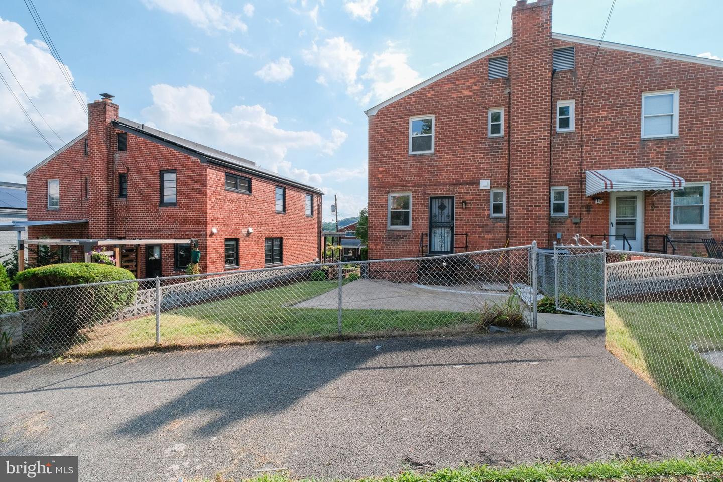 5155 8TH ST NE, WASHINGTON, District Of Columbia 20011, 5 Bedrooms Bedrooms, ,3 BathroomsBathrooms,Residential,For sale,5155 8TH ST NE,DCDC2206126 MLS # DCDC2206126