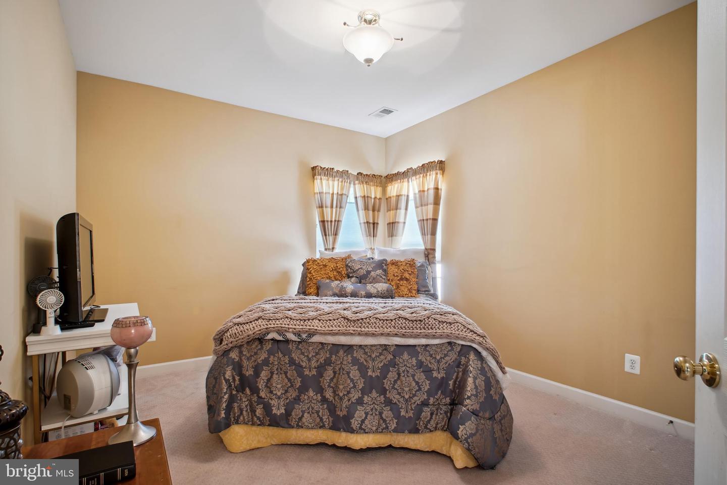 7234 RITA GRAY LOOP, ALEXANDRIA, Virginia 22315, 4 Bedrooms Bedrooms, ,4 BathroomsBathrooms,Residential,For sale,7234 RITA GRAY LOOP,VAFX2248074 MLS # VAFX2248074