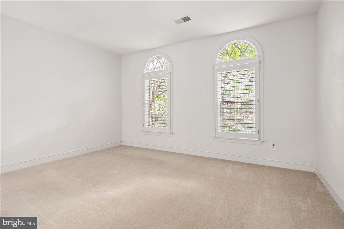 1371 NORTHWYCK CT, MCLEAN, Virginia 22102, 5 Bedrooms Bedrooms, ,5 BathroomsBathrooms,Residential,For sale,1371 NORTHWYCK CT,VAFX2248286 MLS # VAFX2248286