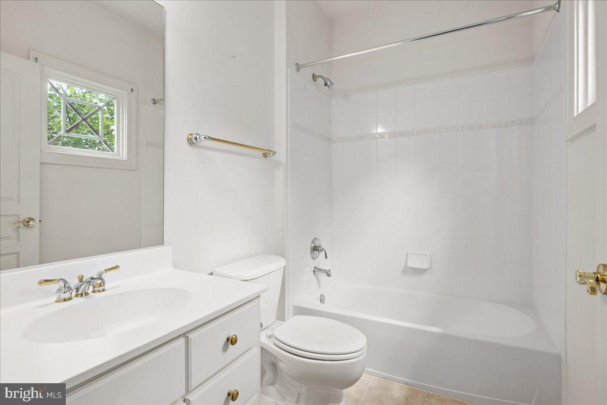 1371 NORTHWYCK CT, MCLEAN, Virginia 22102, 5 Bedrooms Bedrooms, ,5 BathroomsBathrooms,Residential,For sale,1371 NORTHWYCK CT,VAFX2248286 MLS # VAFX2248286