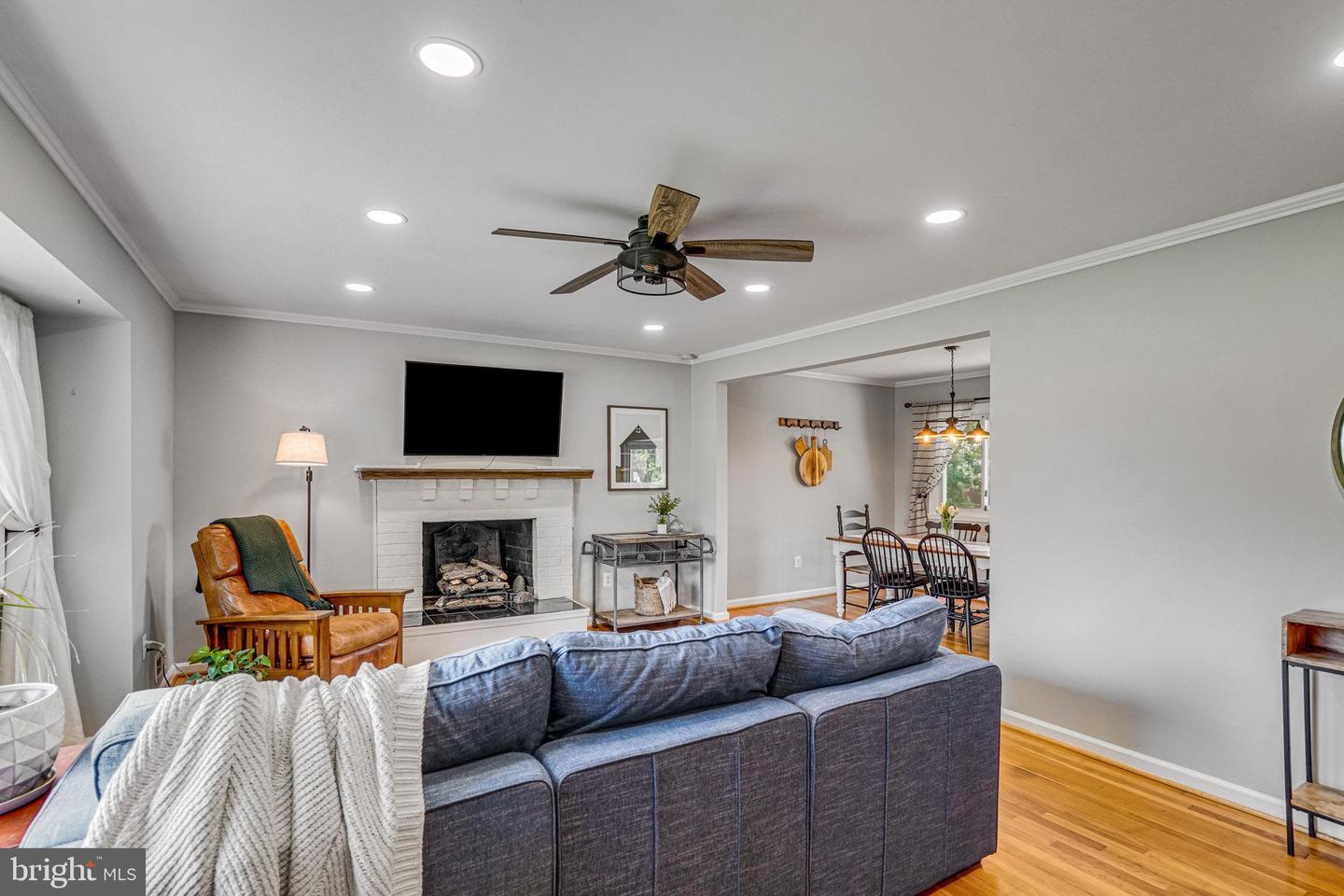 3804 LAKOTA RD, ALEXANDRIA, Virginia 22303, 3 Bedrooms Bedrooms, ,2 BathroomsBathrooms,Residential,For sale,3804 LAKOTA RD,VAFX2249274 MLS # VAFX2249274