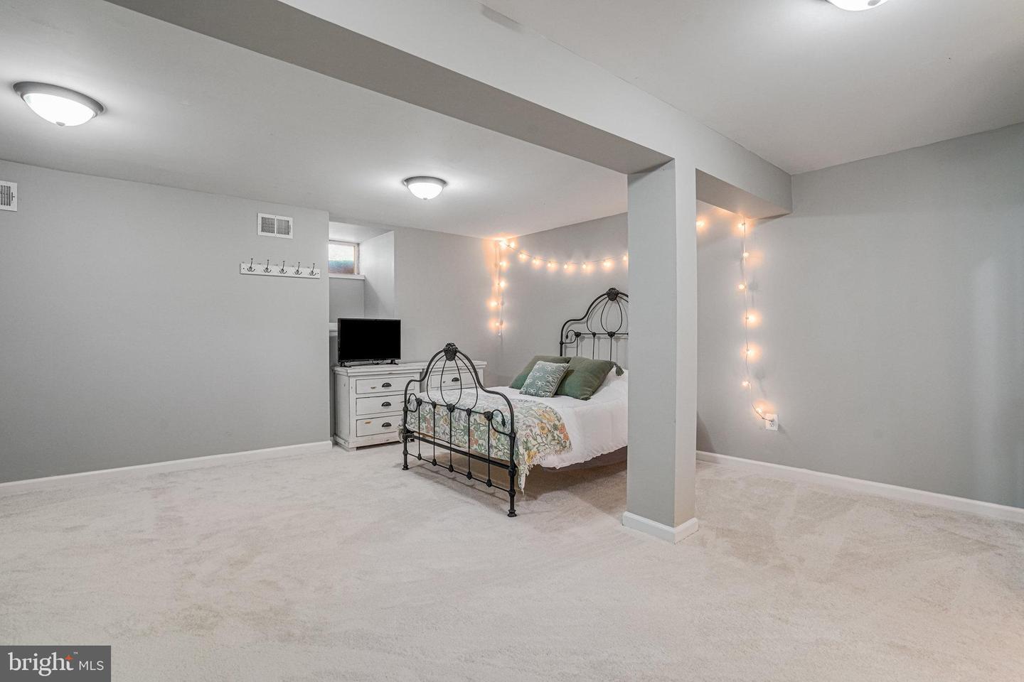 3804 LAKOTA RD, ALEXANDRIA, Virginia 22303, 3 Bedrooms Bedrooms, ,2 BathroomsBathrooms,Residential,For sale,3804 LAKOTA RD,VAFX2249274 MLS # VAFX2249274
