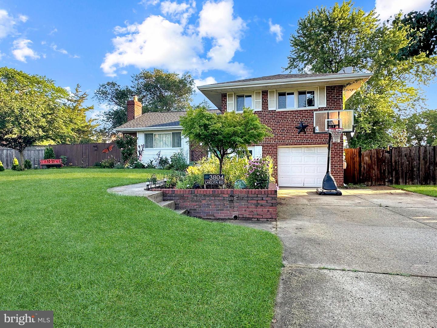 3804 LAKOTA RD, ALEXANDRIA, Virginia 22303, 3 Bedrooms Bedrooms, ,2 BathroomsBathrooms,Residential,For sale,3804 LAKOTA RD,VAFX2249274 MLS # VAFX2249274