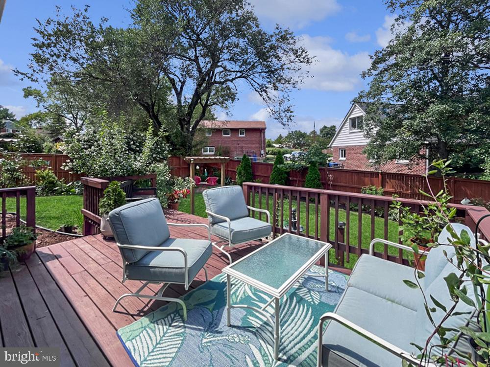 3804 LAKOTA RD, ALEXANDRIA, Virginia 22303, 3 Bedrooms Bedrooms, ,2 BathroomsBathrooms,Residential,For sale,3804 LAKOTA RD,VAFX2249274 MLS # VAFX2249274