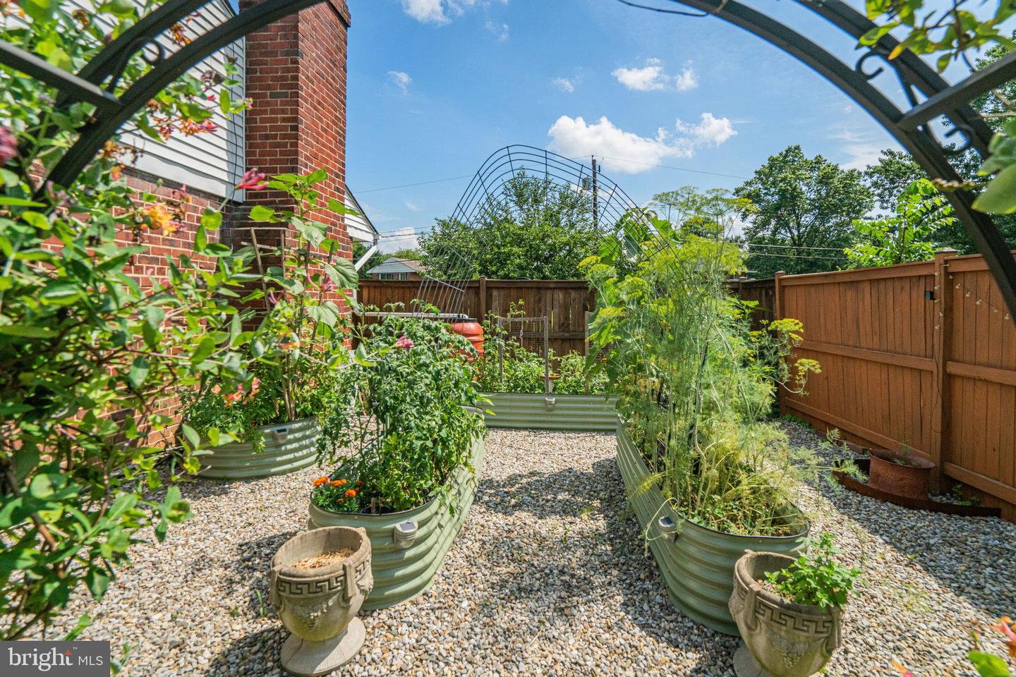 3804 LAKOTA RD, ALEXANDRIA, Virginia 22303, 3 Bedrooms Bedrooms, ,2 BathroomsBathrooms,Residential,For sale,3804 LAKOTA RD,VAFX2249274 MLS # VAFX2249274