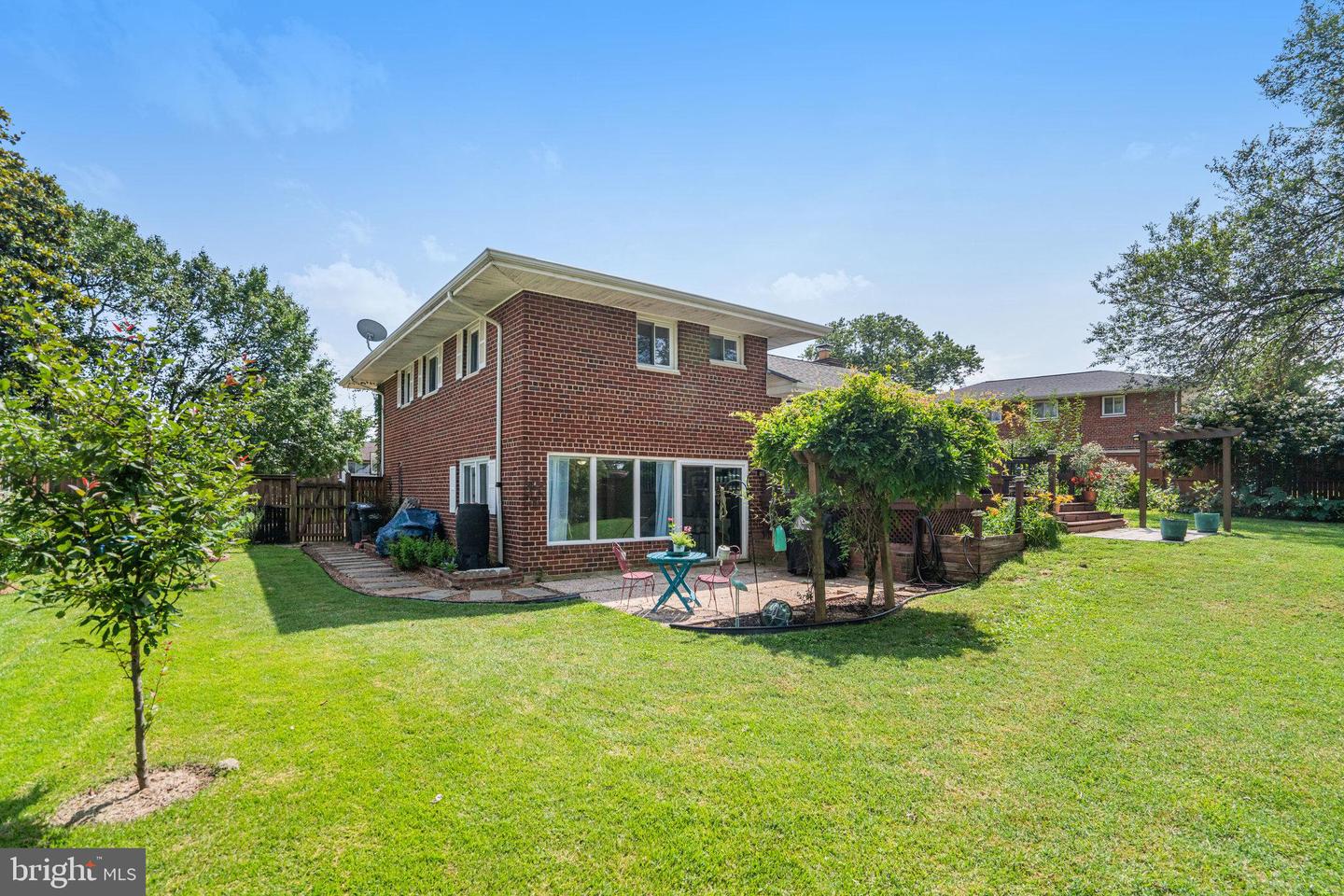 3804 LAKOTA RD, ALEXANDRIA, Virginia 22303, 3 Bedrooms Bedrooms, ,2 BathroomsBathrooms,Residential,For sale,3804 LAKOTA RD,VAFX2249274 MLS # VAFX2249274