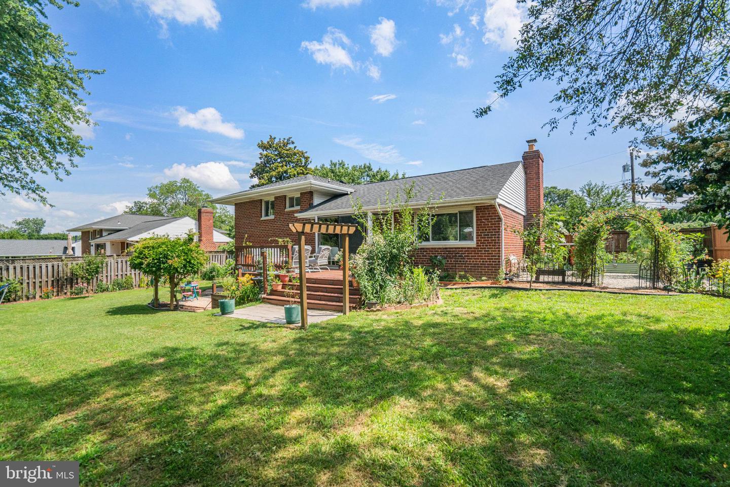 3804 LAKOTA RD, ALEXANDRIA, Virginia 22303, 3 Bedrooms Bedrooms, ,2 BathroomsBathrooms,Residential,For sale,3804 LAKOTA RD,VAFX2249274 MLS # VAFX2249274