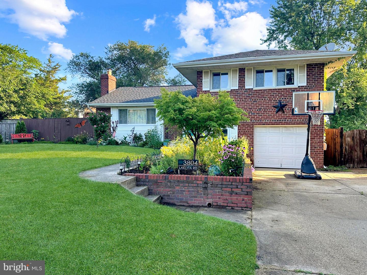 3804 LAKOTA RD, ALEXANDRIA, Virginia 22303, 3 Bedrooms Bedrooms, ,2 BathroomsBathrooms,Residential,For sale,3804 LAKOTA RD,VAFX2249274 MLS # VAFX2249274