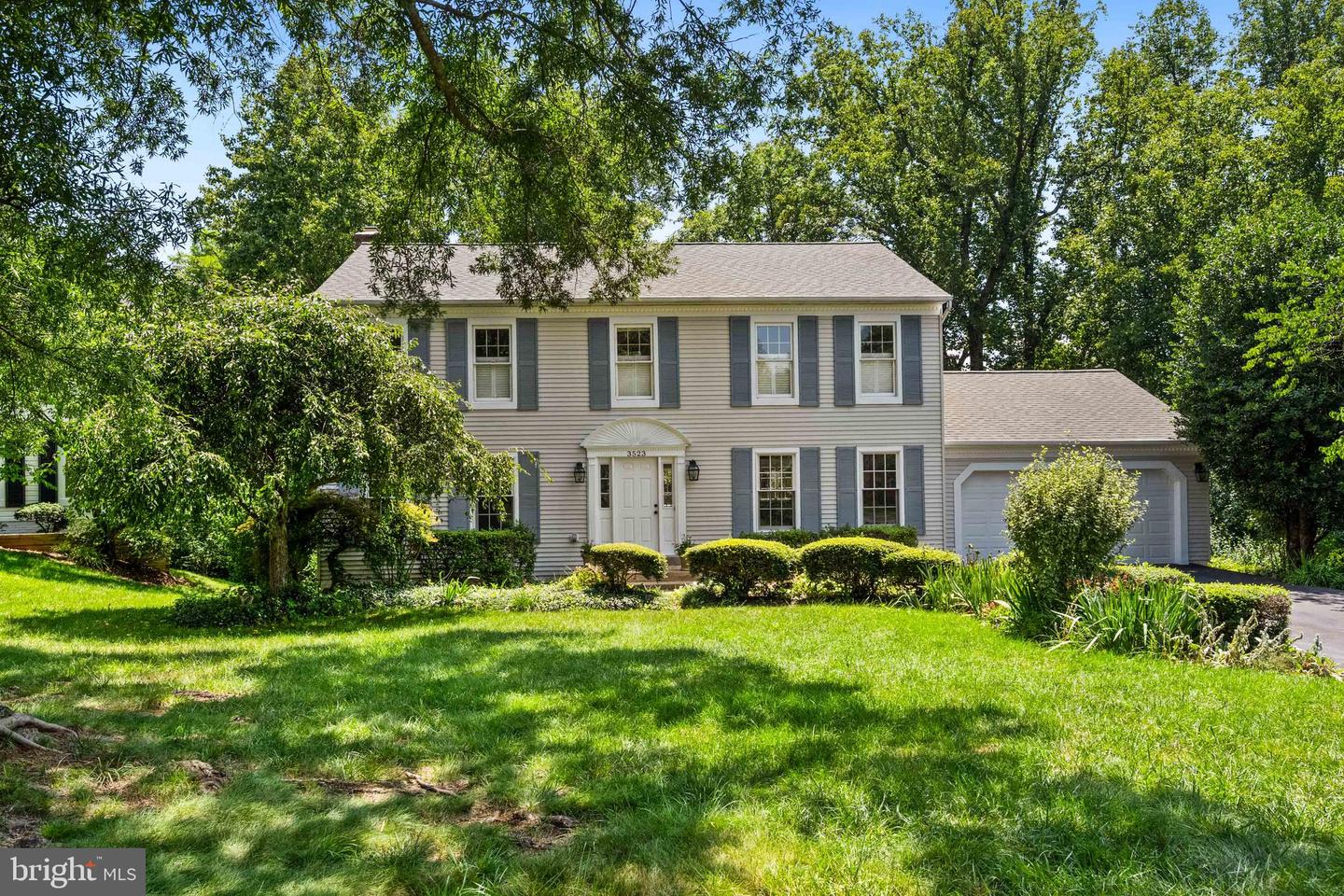 3523 MAJESTIC PINE LN, FAIRFAX, Virginia 22033, 4 Bedrooms Bedrooms, ,3 BathroomsBathrooms,Residential,For sale,3523 MAJESTIC PINE LN,VAFX2249348 MLS # VAFX2249348