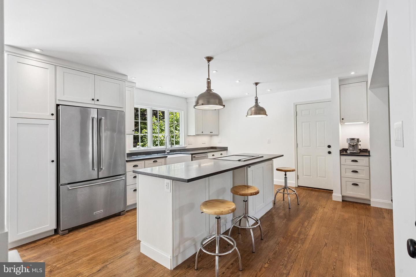 3523 MAJESTIC PINE LN, FAIRFAX, Virginia 22033, 4 Bedrooms Bedrooms, ,3 BathroomsBathrooms,Residential,For sale,3523 MAJESTIC PINE LN,VAFX2249348 MLS # VAFX2249348