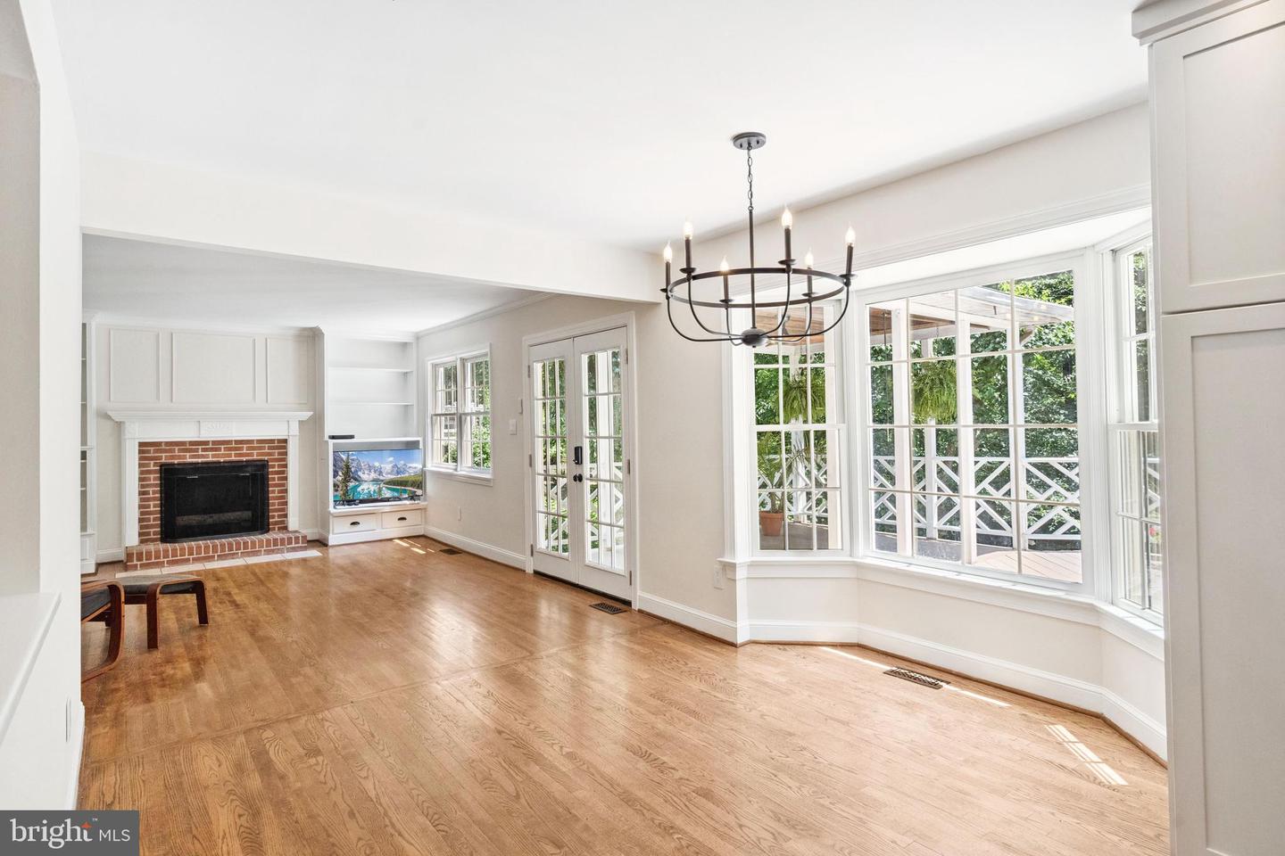 3523 MAJESTIC PINE LN, FAIRFAX, Virginia 22033, 4 Bedrooms Bedrooms, ,3 BathroomsBathrooms,Residential,For sale,3523 MAJESTIC PINE LN,VAFX2249348 MLS # VAFX2249348