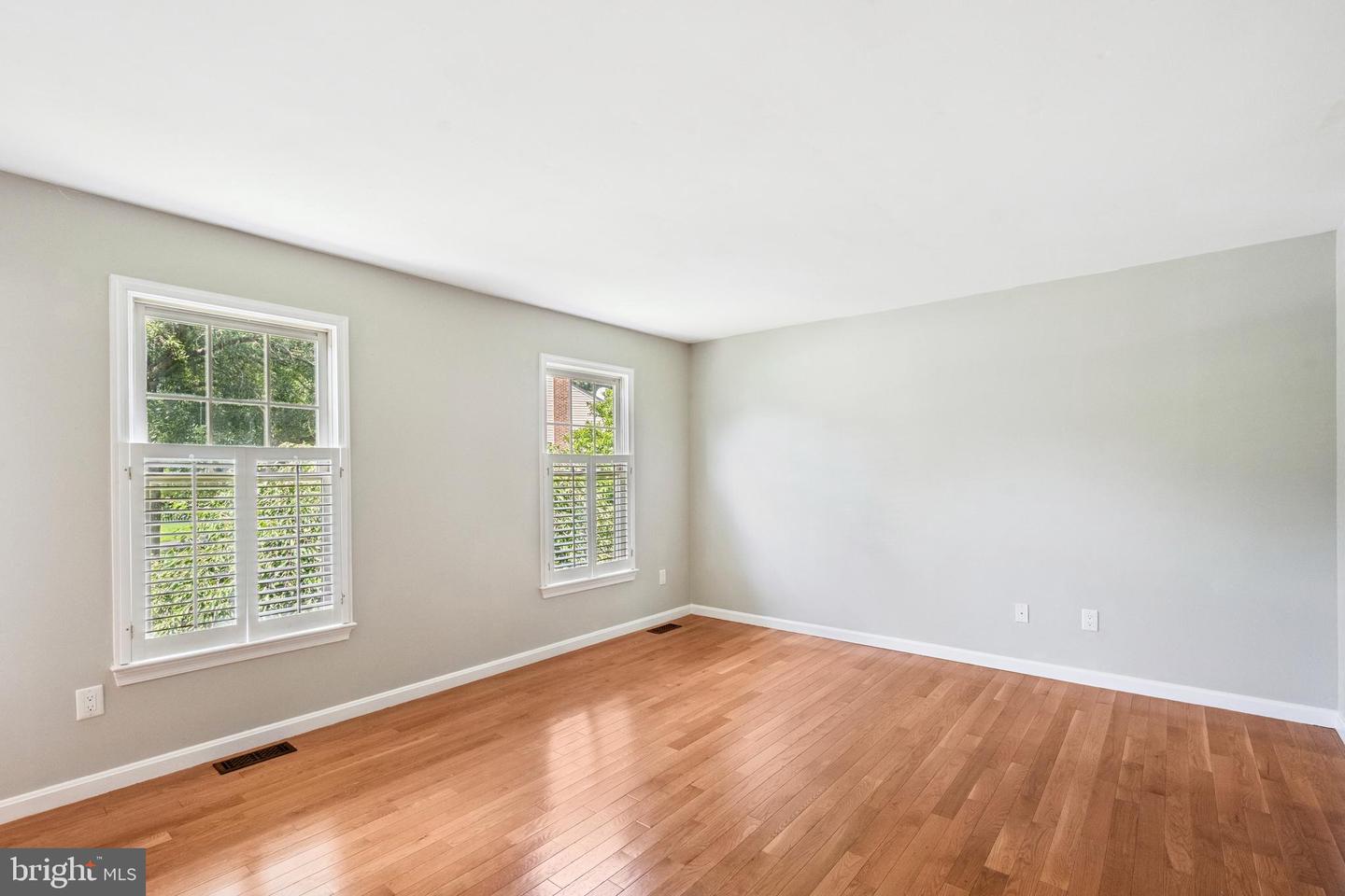 3523 MAJESTIC PINE LN, FAIRFAX, Virginia 22033, 4 Bedrooms Bedrooms, ,3 BathroomsBathrooms,Residential,For sale,3523 MAJESTIC PINE LN,VAFX2249348 MLS # VAFX2249348