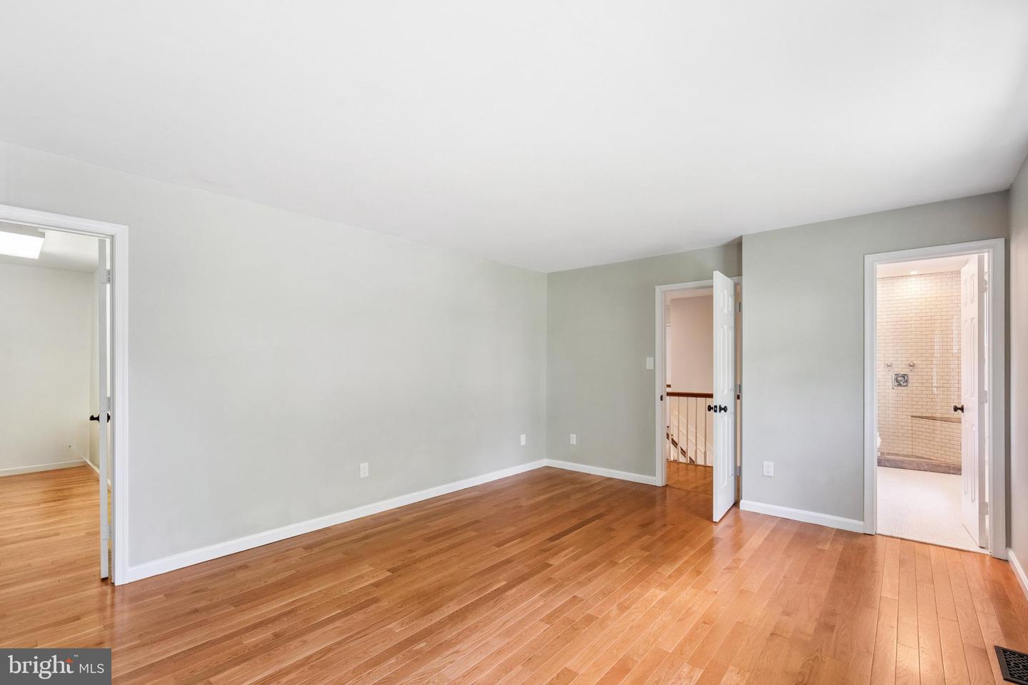 3523 MAJESTIC PINE LN, FAIRFAX, Virginia 22033, 4 Bedrooms Bedrooms, ,3 BathroomsBathrooms,Residential,For sale,3523 MAJESTIC PINE LN,VAFX2249348 MLS # VAFX2249348