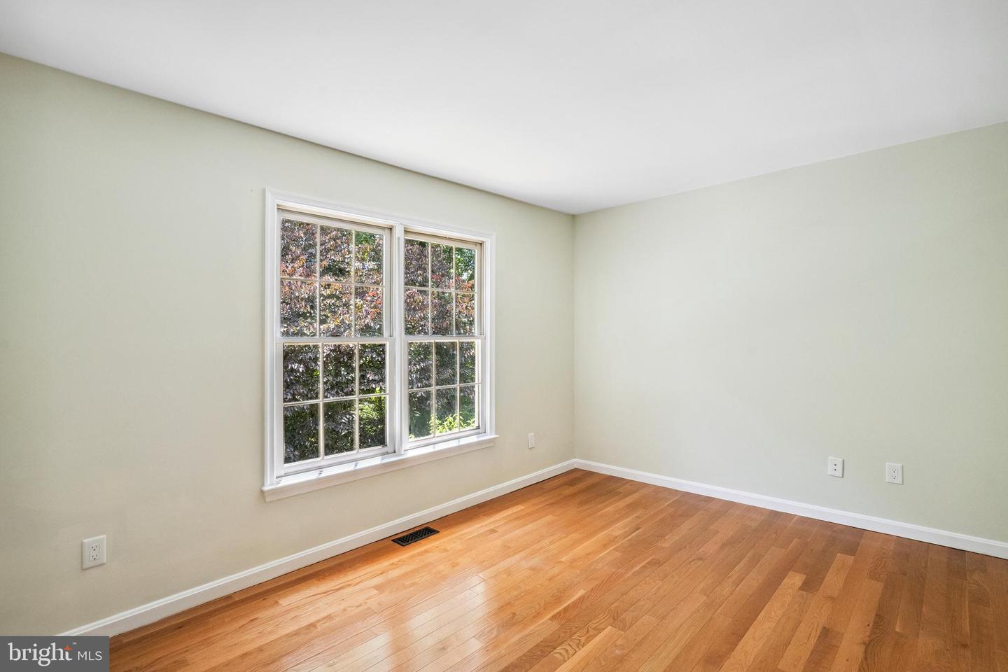 3523 MAJESTIC PINE LN, FAIRFAX, Virginia 22033, 4 Bedrooms Bedrooms, ,3 BathroomsBathrooms,Residential,For sale,3523 MAJESTIC PINE LN,VAFX2249348 MLS # VAFX2249348