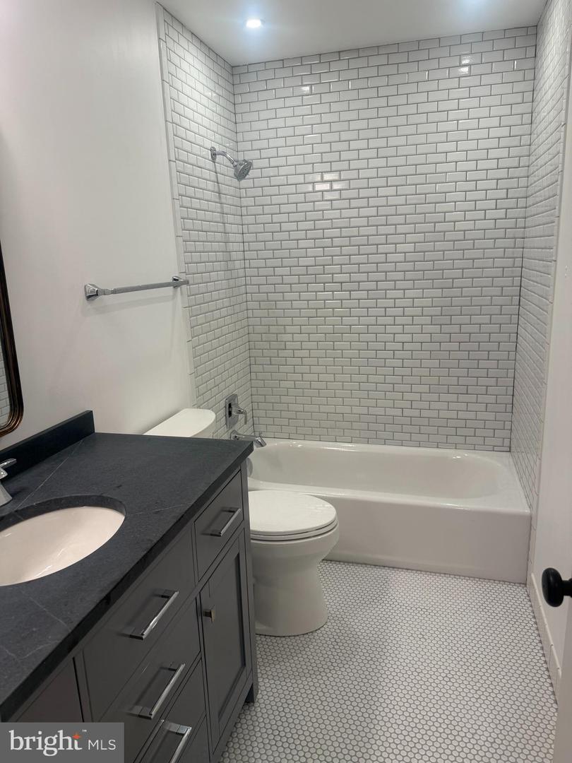 3523 MAJESTIC PINE LN, FAIRFAX, Virginia 22033, 4 Bedrooms Bedrooms, ,3 BathroomsBathrooms,Residential,For sale,3523 MAJESTIC PINE LN,VAFX2249348 MLS # VAFX2249348