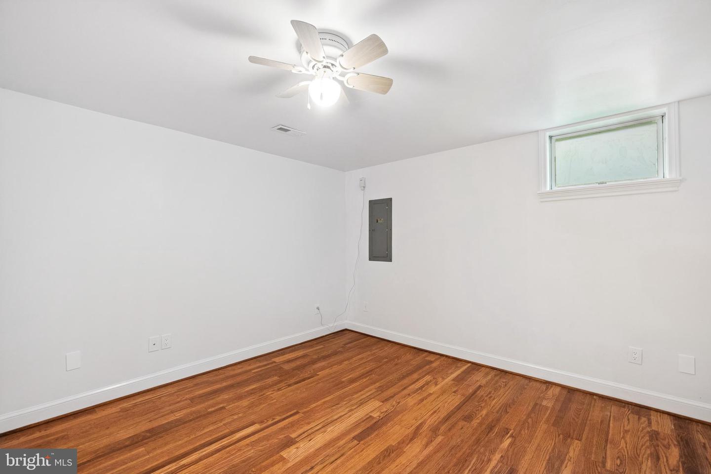3523 MAJESTIC PINE LN, FAIRFAX, Virginia 22033, 4 Bedrooms Bedrooms, ,3 BathroomsBathrooms,Residential,For sale,3523 MAJESTIC PINE LN,VAFX2249348 MLS # VAFX2249348