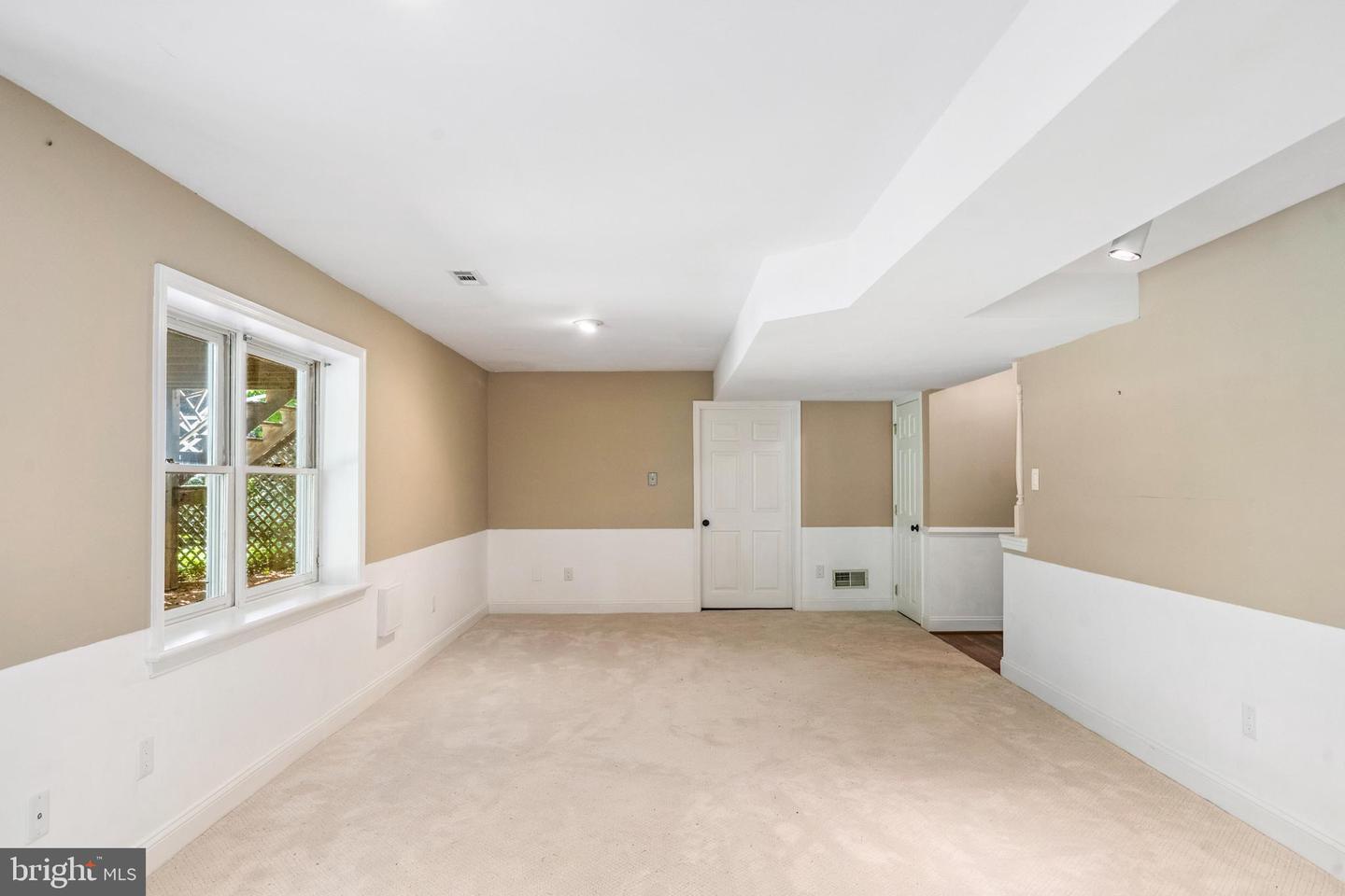 3523 MAJESTIC PINE LN, FAIRFAX, Virginia 22033, 4 Bedrooms Bedrooms, ,3 BathroomsBathrooms,Residential,For sale,3523 MAJESTIC PINE LN,VAFX2249348 MLS # VAFX2249348