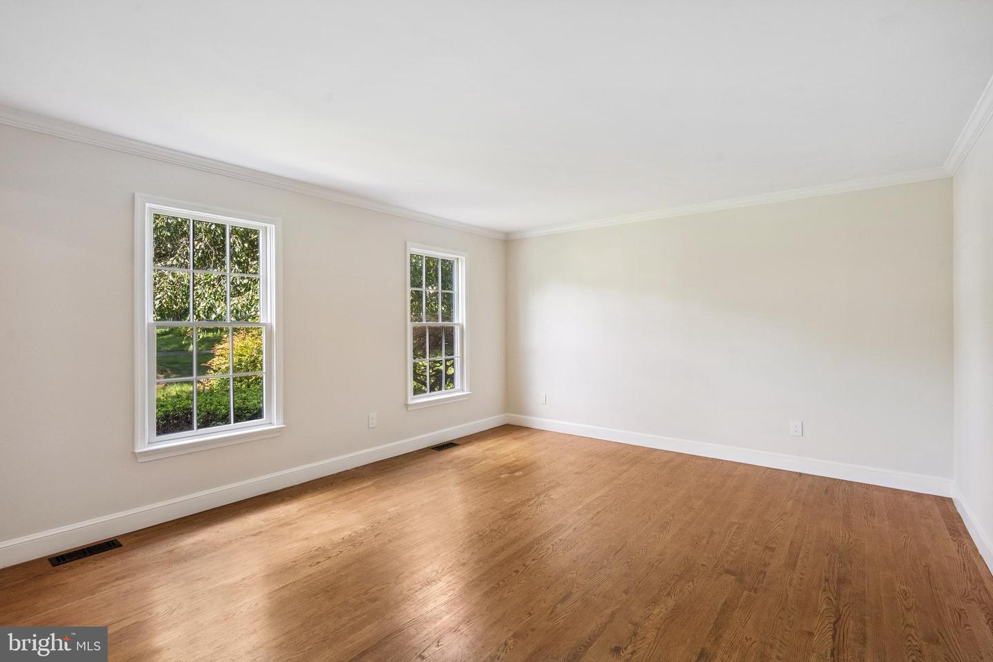 3523 MAJESTIC PINE LN, FAIRFAX, Virginia 22033, 4 Bedrooms Bedrooms, ,3 BathroomsBathrooms,Residential,For sale,3523 MAJESTIC PINE LN,VAFX2249348 MLS # VAFX2249348