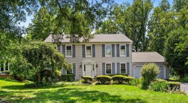 3523 MAJESTIC PINE LN, FAIRFAX, Virginia 22033, 4 Bedrooms Bedrooms, ,3 BathroomsBathrooms,Residential,For sale,3523 MAJESTIC PINE LN,VAFX2249348 MLS # VAFX2249348
