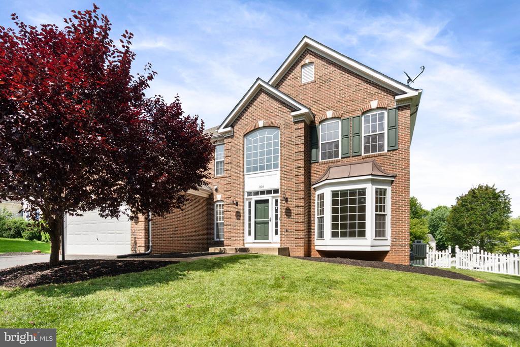 221 CANNON WAY, WARRENTON, Virginia 20186, 5 Bedrooms Bedrooms, ,3 BathroomsBathrooms,Residential,221 CANNON WAY,VAFQ2017340 MLS # VAFQ2017340