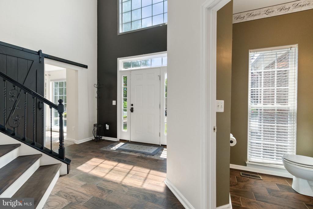 221 CANNON WAY, WARRENTON, Virginia 20186, 5 Bedrooms Bedrooms, ,3 BathroomsBathrooms,Residential,221 CANNON WAY,VAFQ2017340 MLS # VAFQ2017340