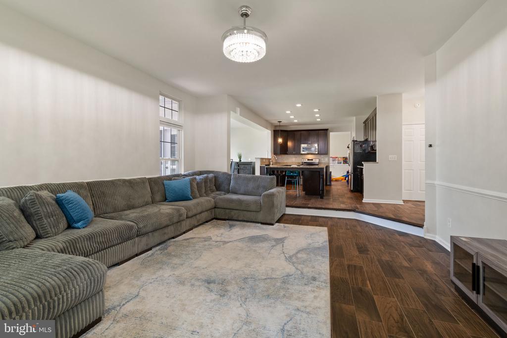 221 CANNON WAY, WARRENTON, Virginia 20186, 5 Bedrooms Bedrooms, ,3 BathroomsBathrooms,Residential,221 CANNON WAY,VAFQ2017340 MLS # VAFQ2017340