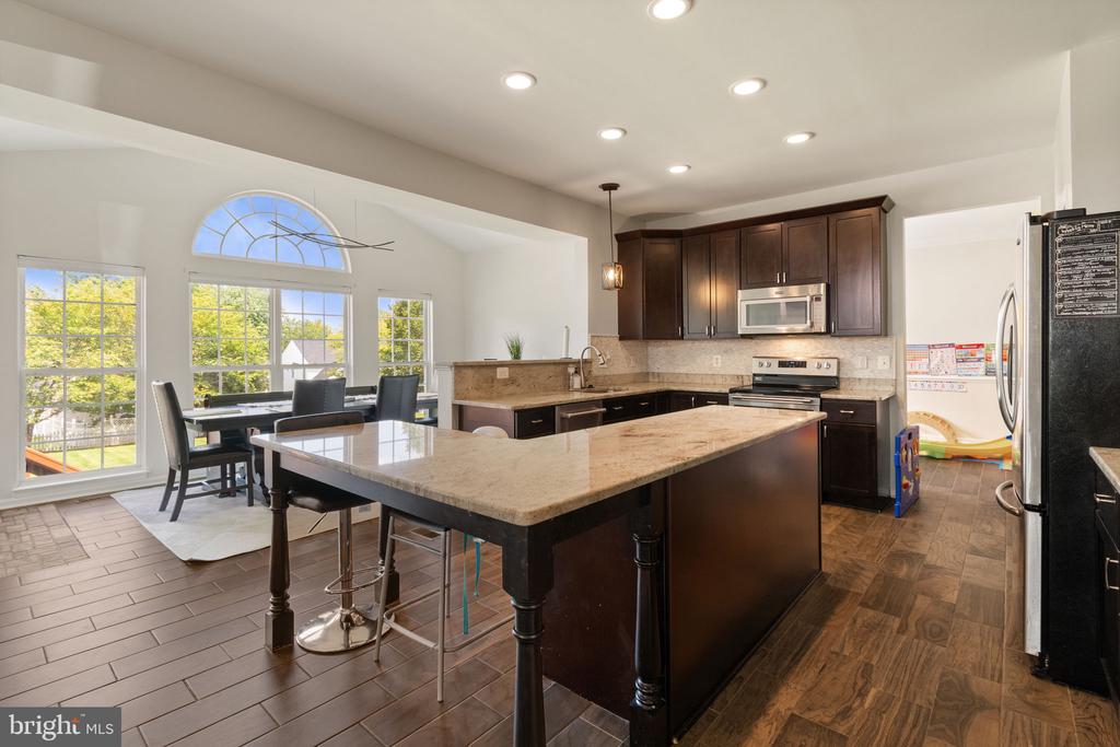 221 CANNON WAY, WARRENTON, Virginia 20186, 5 Bedrooms Bedrooms, ,3 BathroomsBathrooms,Residential,221 CANNON WAY,VAFQ2017340 MLS # VAFQ2017340