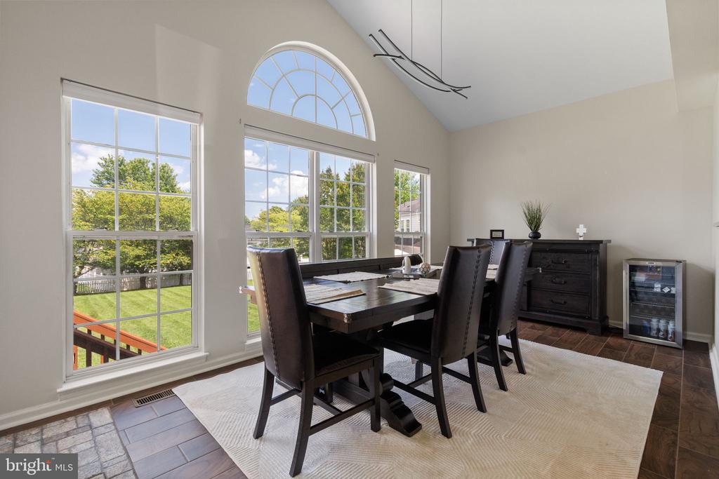 221 CANNON WAY, WARRENTON, Virginia 20186, 5 Bedrooms Bedrooms, ,3 BathroomsBathrooms,Residential,221 CANNON WAY,VAFQ2017340 MLS # VAFQ2017340