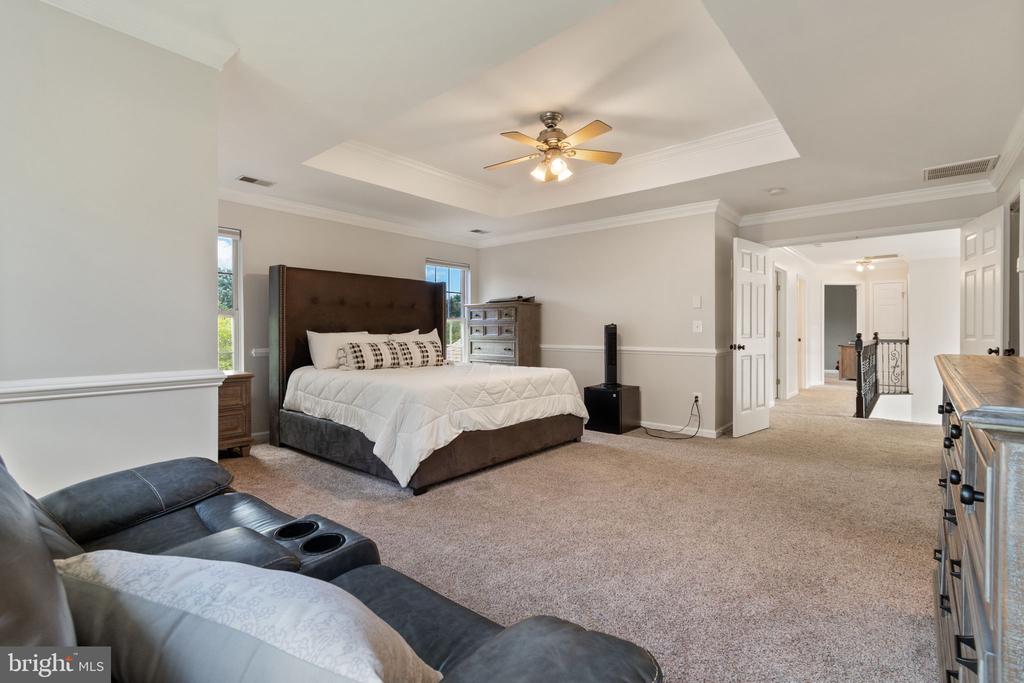 221 CANNON WAY, WARRENTON, Virginia 20186, 5 Bedrooms Bedrooms, ,3 BathroomsBathrooms,Residential,221 CANNON WAY,VAFQ2017340 MLS # VAFQ2017340