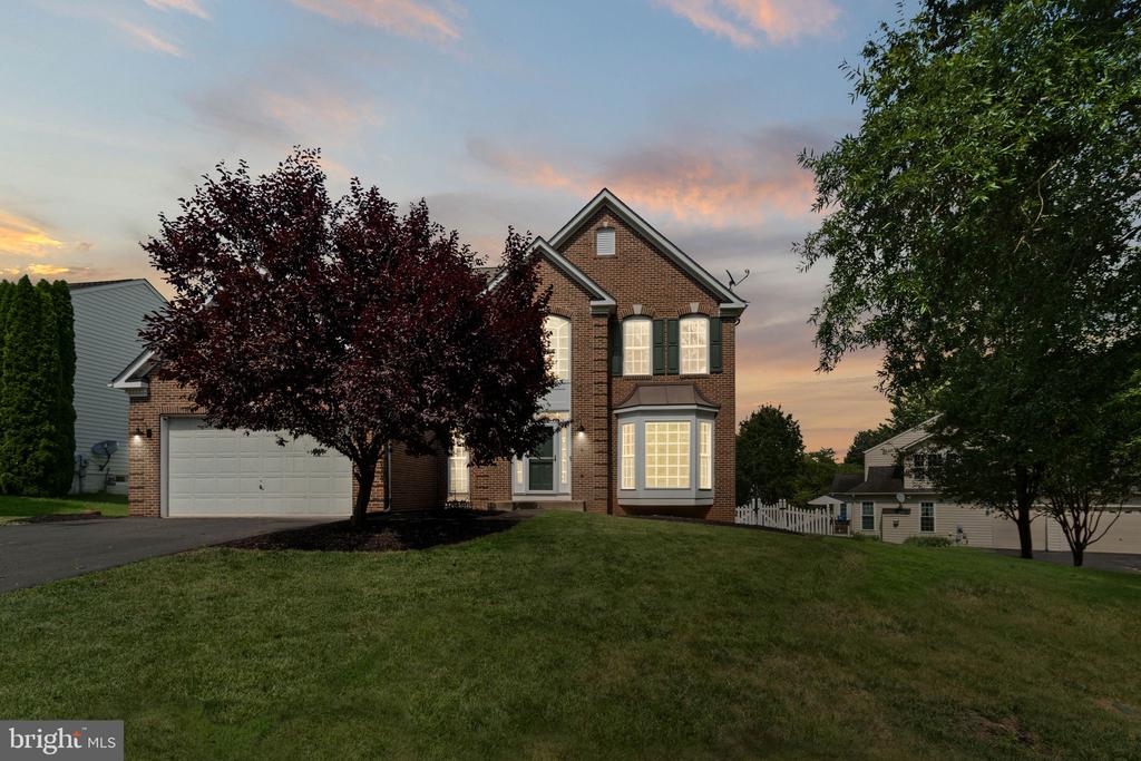 221 CANNON WAY, WARRENTON, Virginia 20186, 5 Bedrooms Bedrooms, ,3 BathroomsBathrooms,Residential,221 CANNON WAY,VAFQ2017340 MLS # VAFQ2017340
