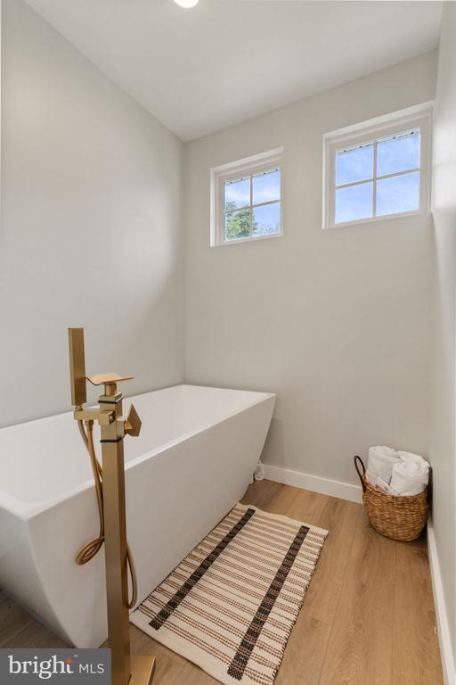 221 CANNON WAY, WARRENTON, Virginia 20186, 5 Bedrooms Bedrooms, ,3 BathroomsBathrooms,Residential,221 CANNON WAY,VAFQ2017340 MLS # VAFQ2017340