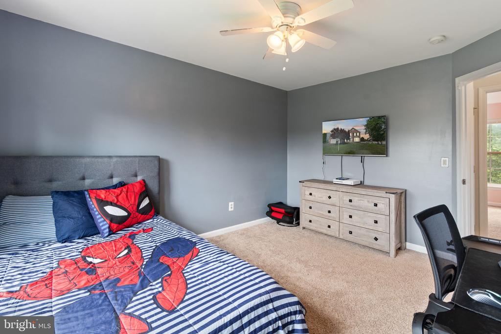 221 CANNON WAY, WARRENTON, Virginia 20186, 5 Bedrooms Bedrooms, ,3 BathroomsBathrooms,Residential,221 CANNON WAY,VAFQ2017340 MLS # VAFQ2017340