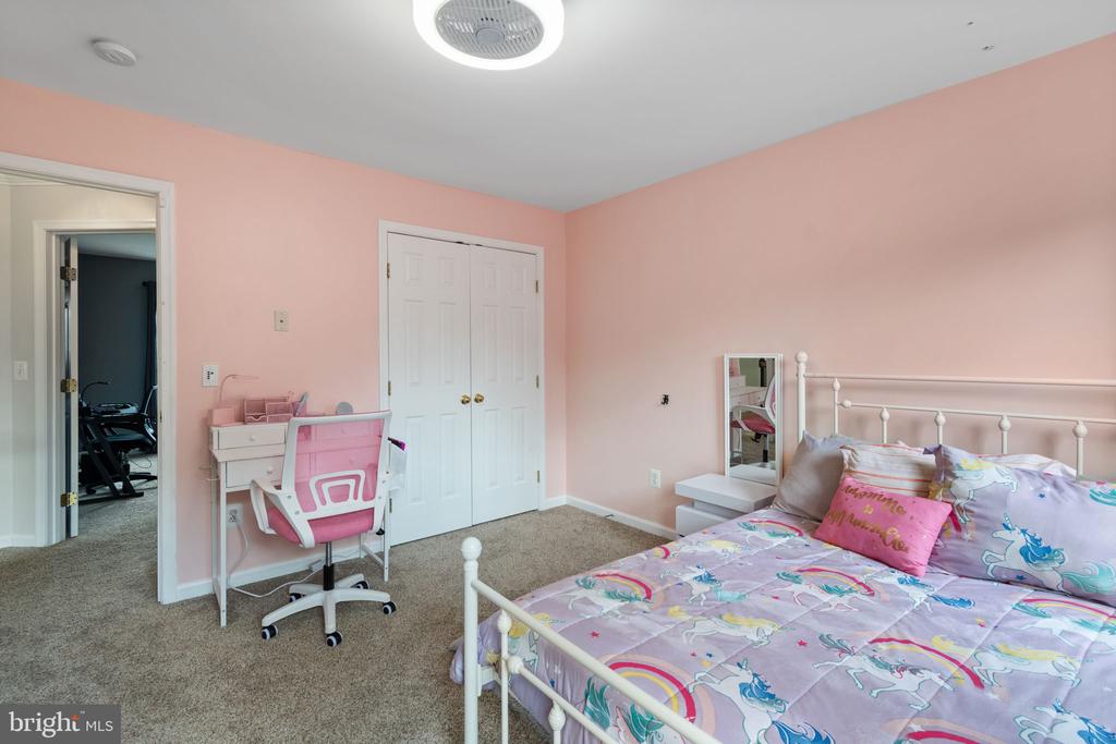 221 CANNON WAY, WARRENTON, Virginia 20186, 5 Bedrooms Bedrooms, ,3 BathroomsBathrooms,Residential,221 CANNON WAY,VAFQ2017340 MLS # VAFQ2017340