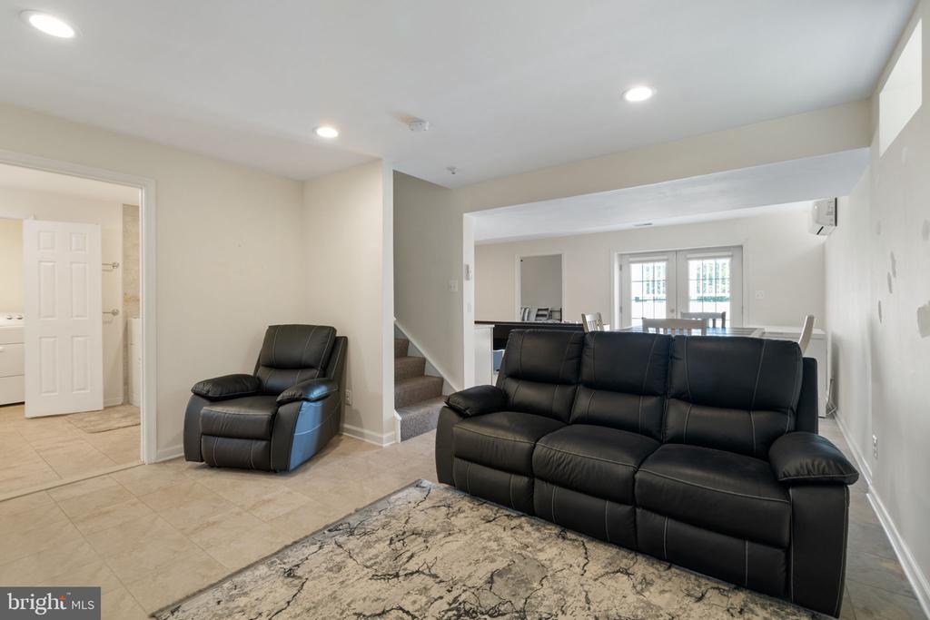 221 CANNON WAY, WARRENTON, Virginia 20186, 5 Bedrooms Bedrooms, ,3 BathroomsBathrooms,Residential,221 CANNON WAY,VAFQ2017340 MLS # VAFQ2017340